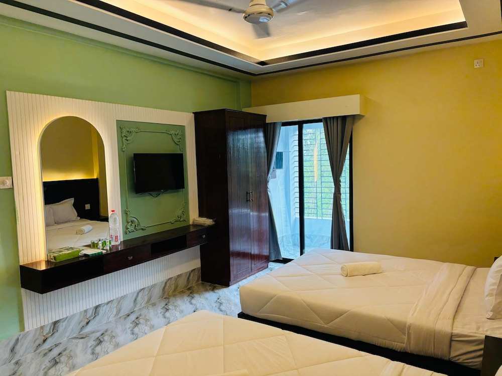 Family Quadruple Room photo 3