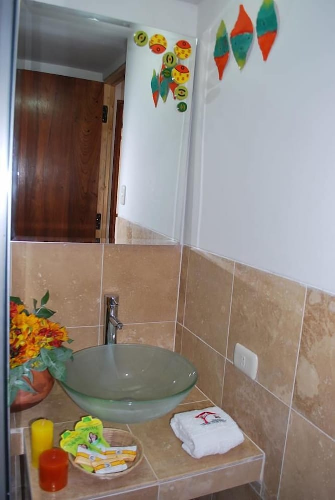 Standard Double Room, 1 Queen Bed, Private Bathroom photo 2