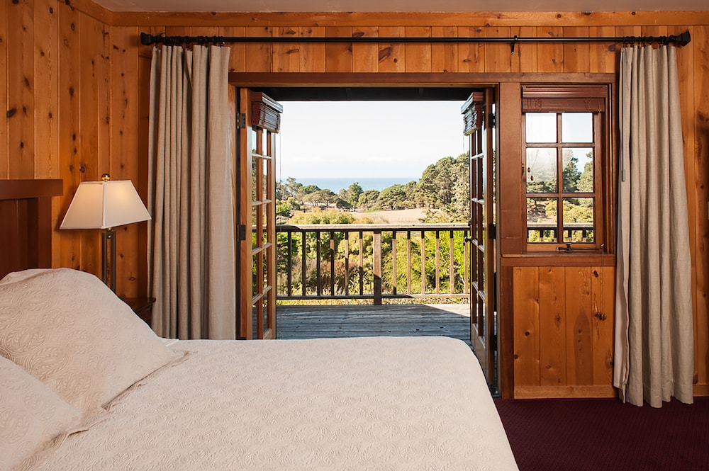 Junior Room, 1 King Bed, Non Smoking, Bay View photo 2