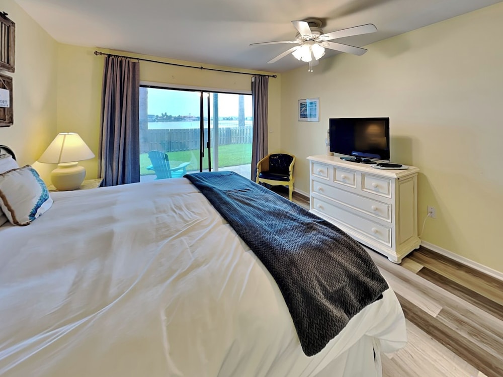 Condo (2 Bedrooms)