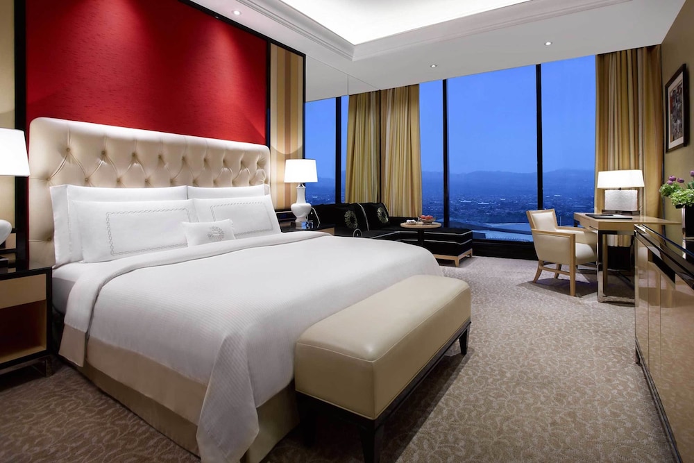 Premier Room, Smoking
