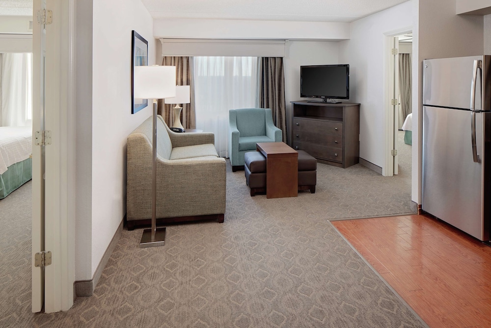 Suite, Multiple Beds, Accessible, Non Smoking (Mobility & Hearing, Roll-In Shower) photo 1