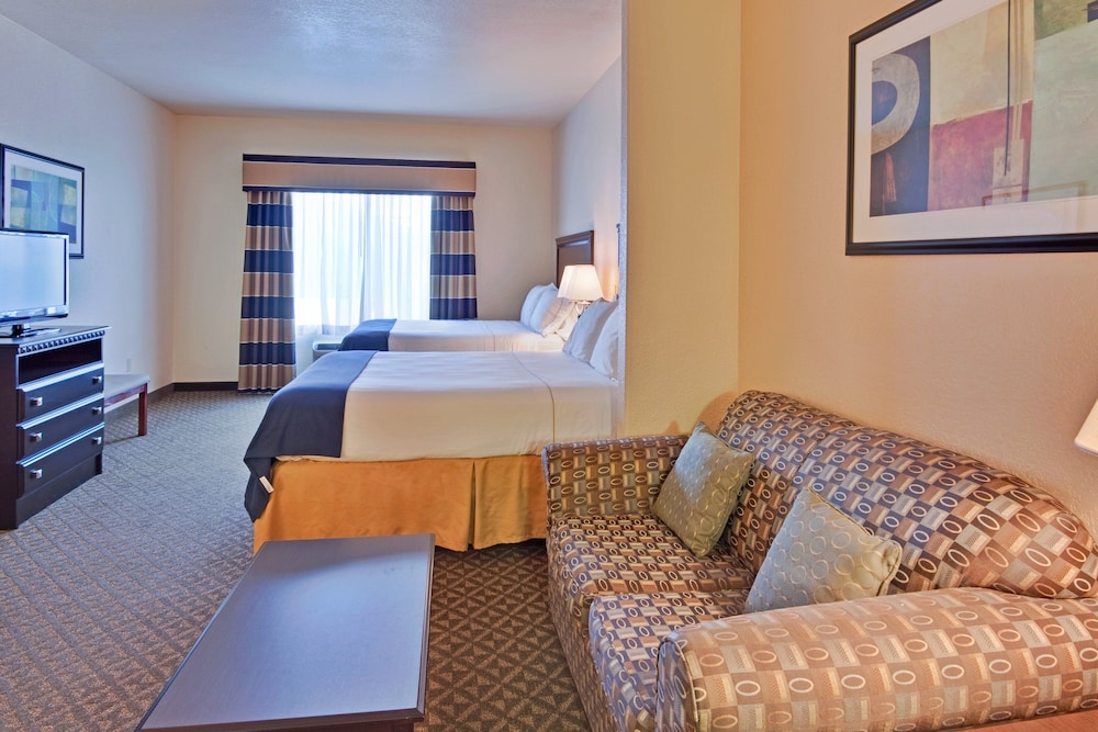 Suite, Multiple Beds - Photo 1