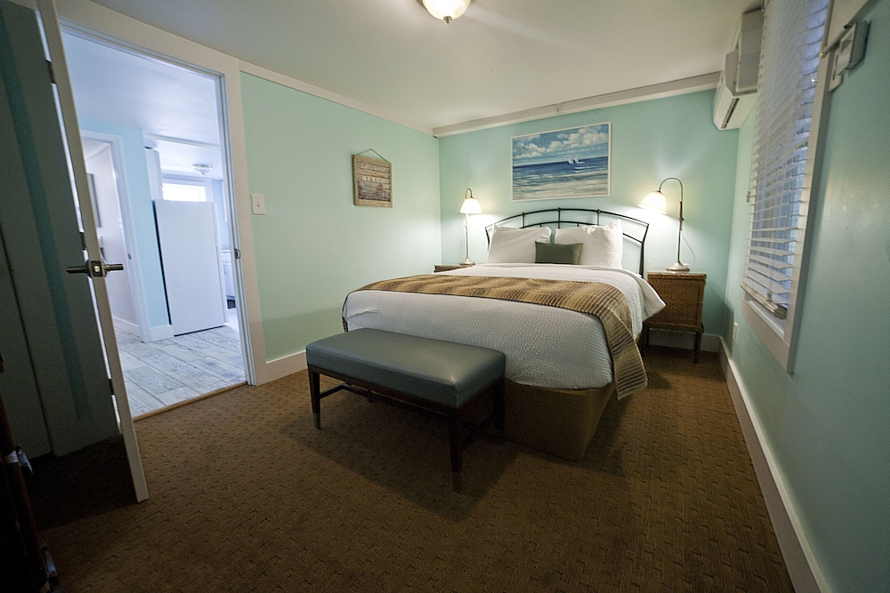 Suite, 1 Bedroom, Kitchen, Ground Floor photo 1