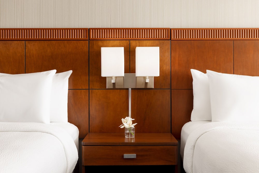 Room, 2 Queen Beds (Hearing Accessible) - Photo 1
