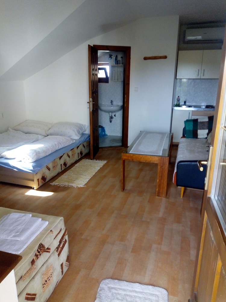 Apartment photo 1
