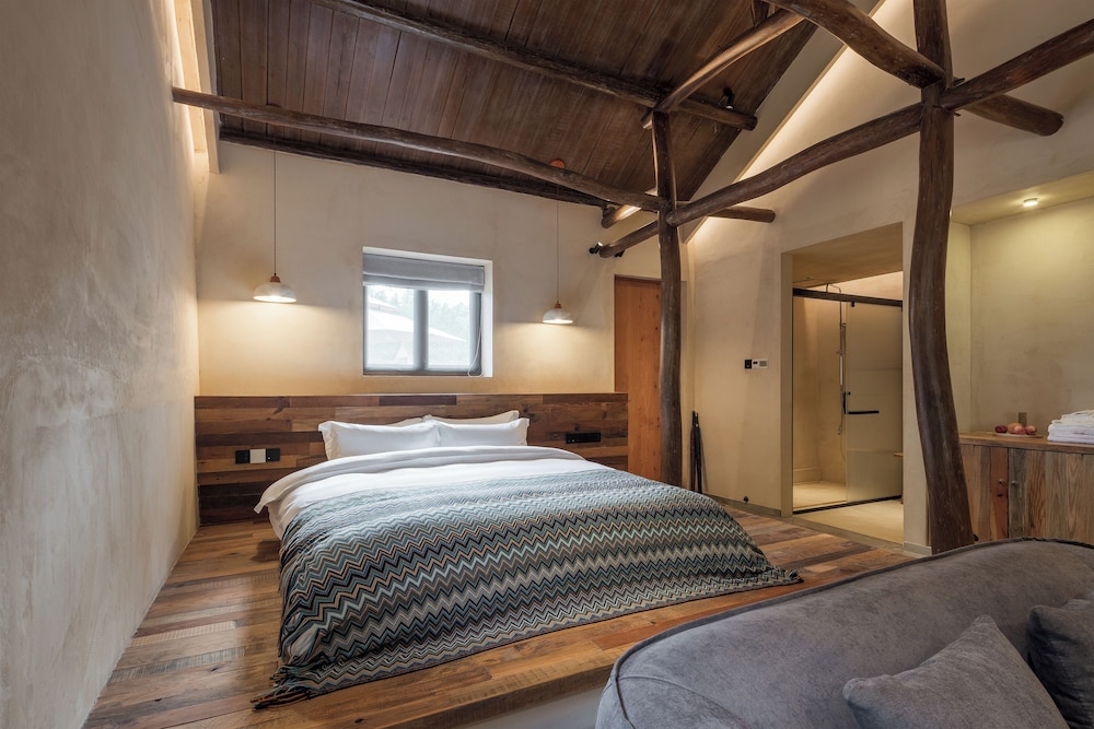 Double Room, Balcony, Hill View