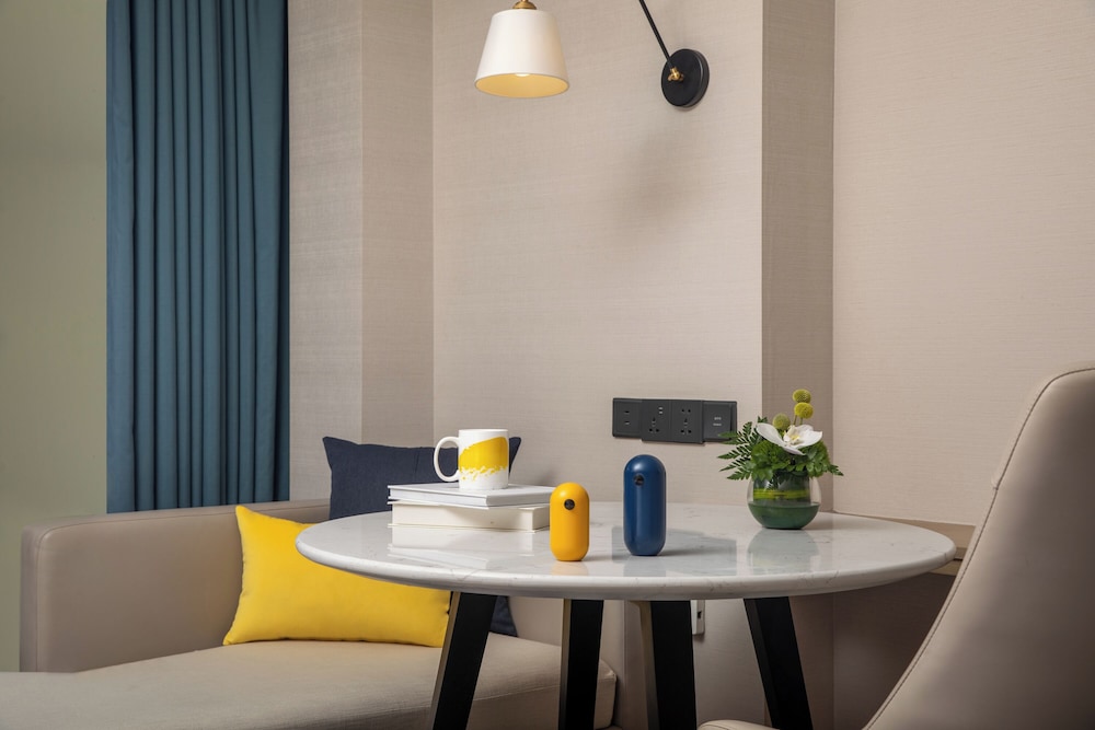 Standard Room, 2 Double Beds (High Floor)
