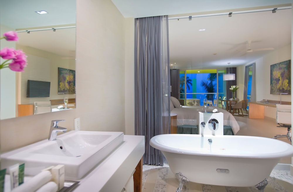 Jr. Suite Jacuzzi  Double - Photo 1