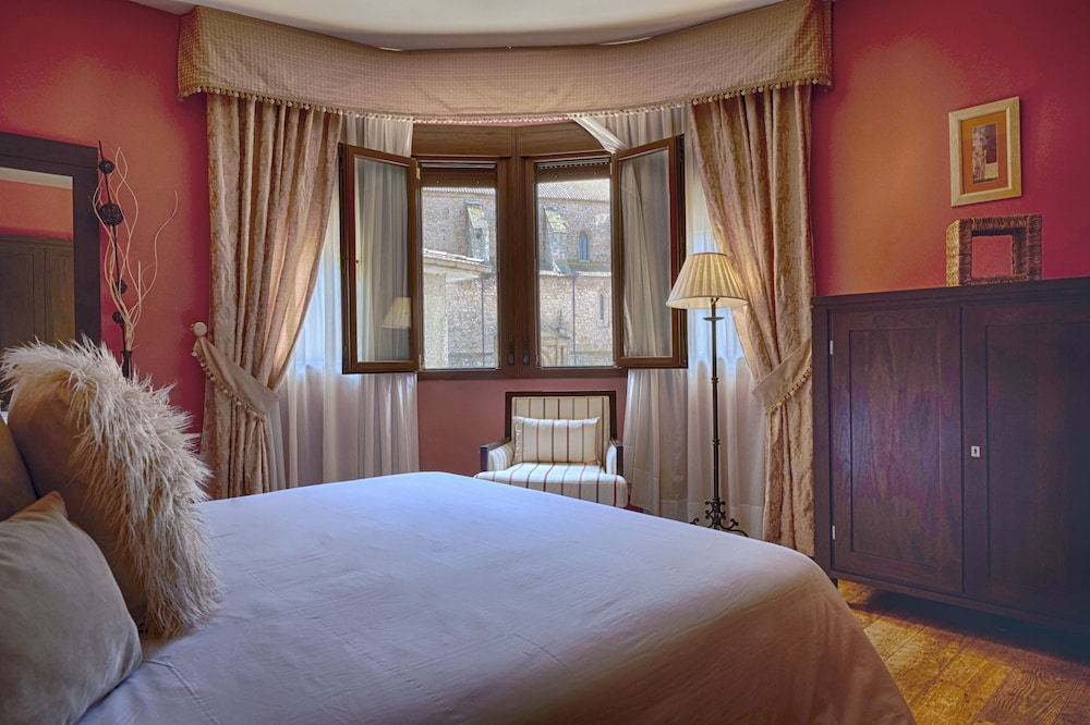 Design Suite, 1 Queen Bed - Photo 4