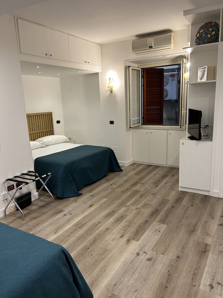 Basic Room, Annex Building