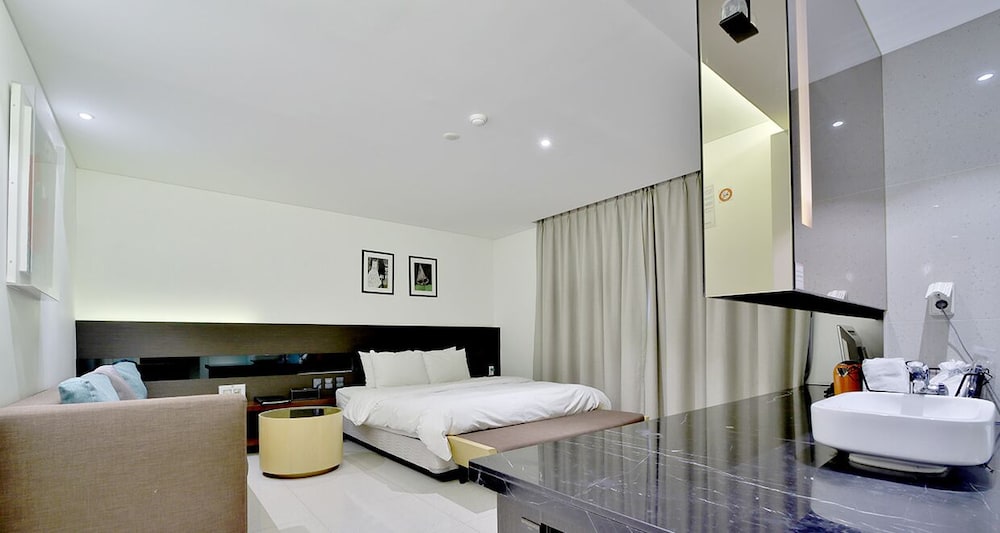Studio Suite photo 1
