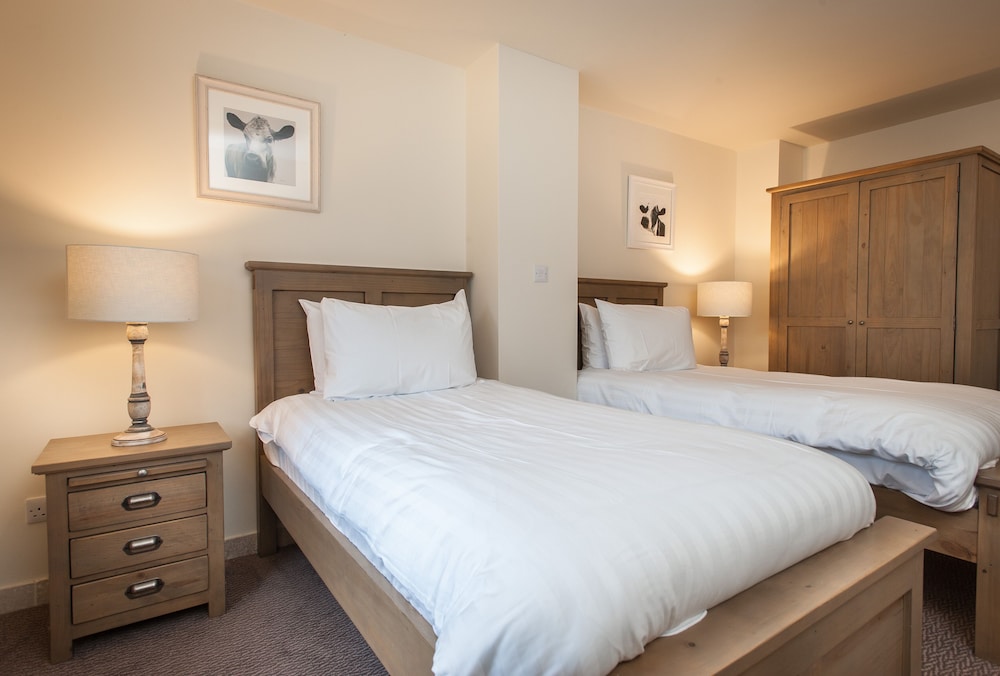 Classic Twin Room, 2 Twin Beds photo 2