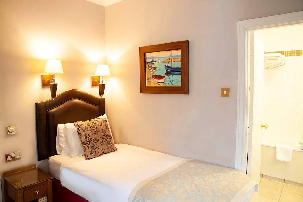 Classic Single Room