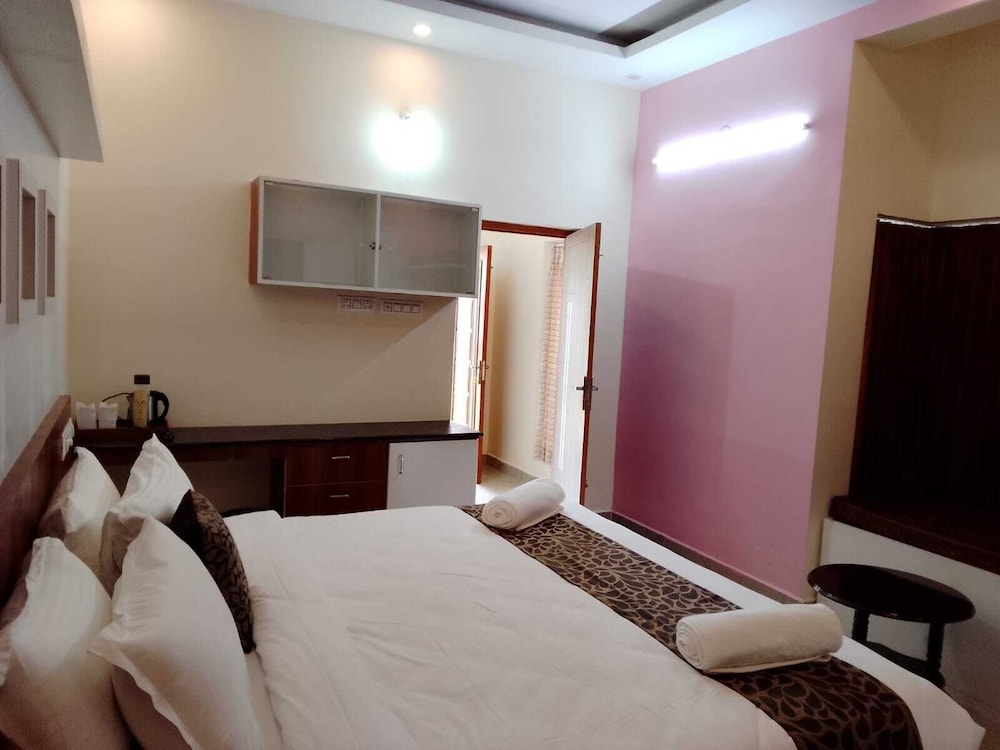 Executive Room - Photo 1
