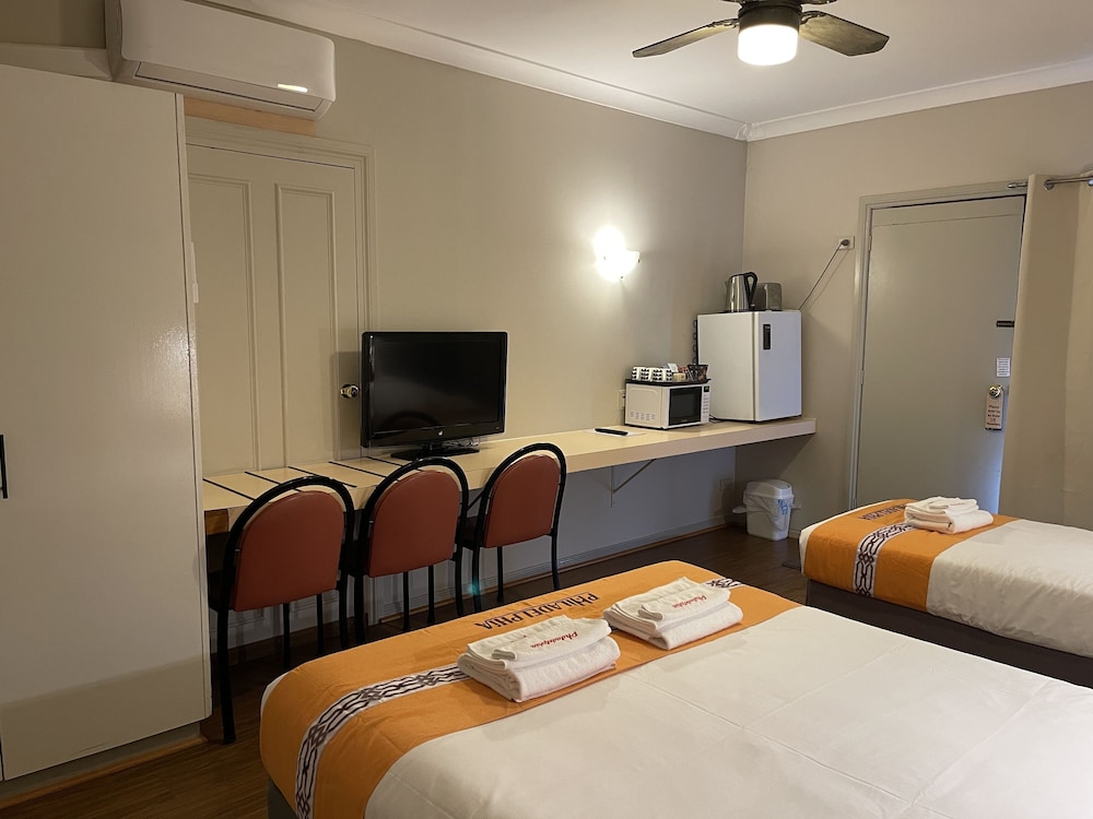 Economy Twin Room photo 3