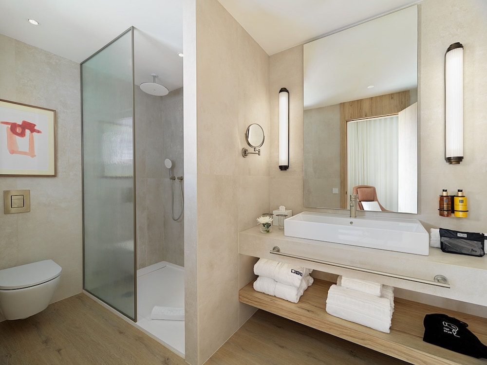 Deluxe Double Room, Terrace thumbnail 6