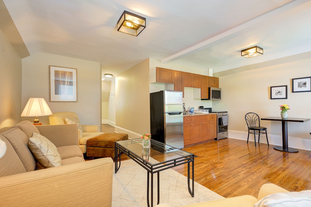 Classic Apartment, City View