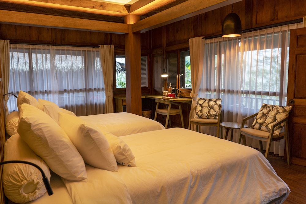 Deluxe Double or Twin Room - Photo 7