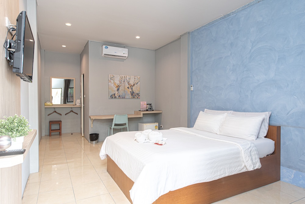 Economy Double Room, Garden View