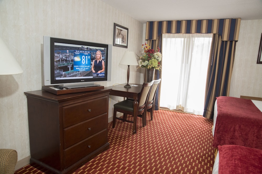 Standard Room, 2 Queen Beds, Non Smoking - Photo 3