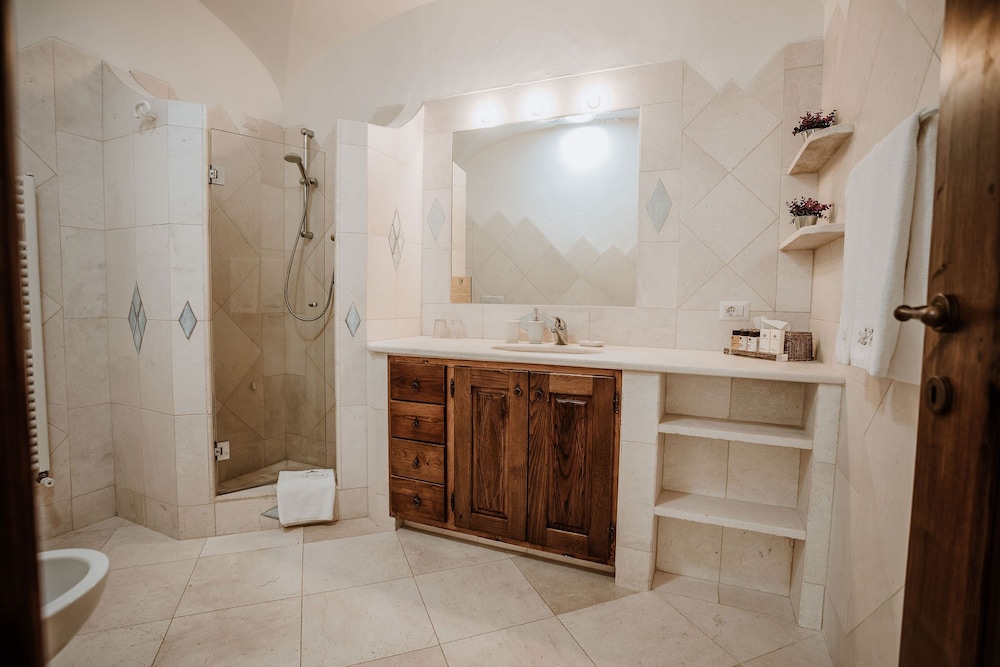 Luxury Apartment, 2 Bedrooms, Private Pool, Corner photo 2