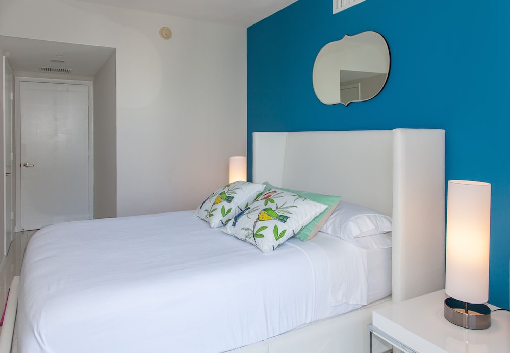 Boutique Corner Apart, 2/2, Sofa Bed, Ocean View, Balcony2008