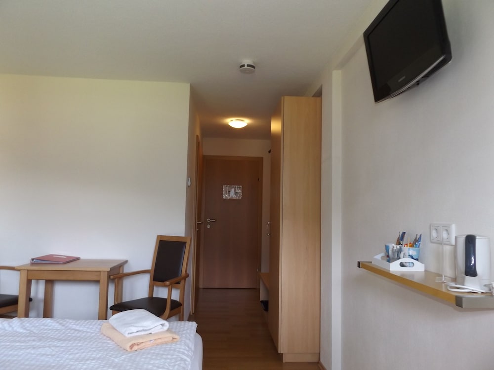 Standard Twin Room, 1 Double Bed, Non Smoking, Mountain View photo 2