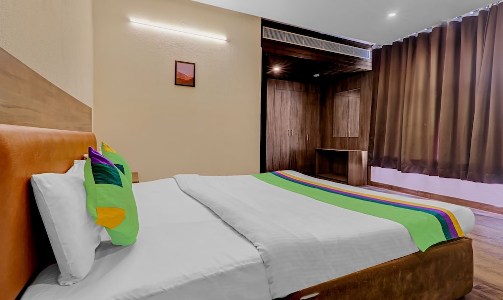 Deluxe Room - Photo 7