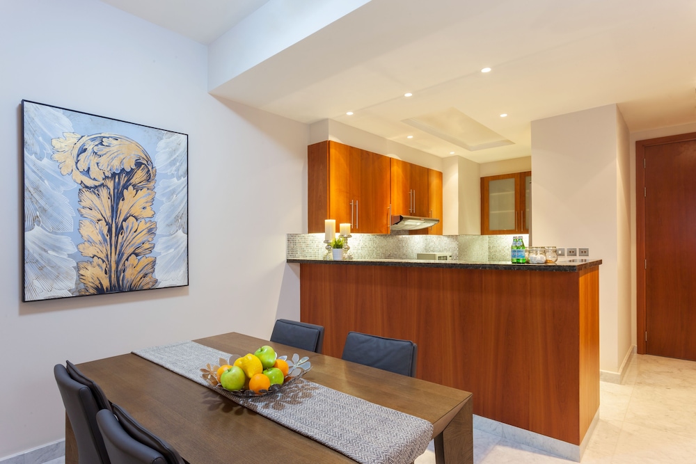 Luxury Studio, City View photo 3