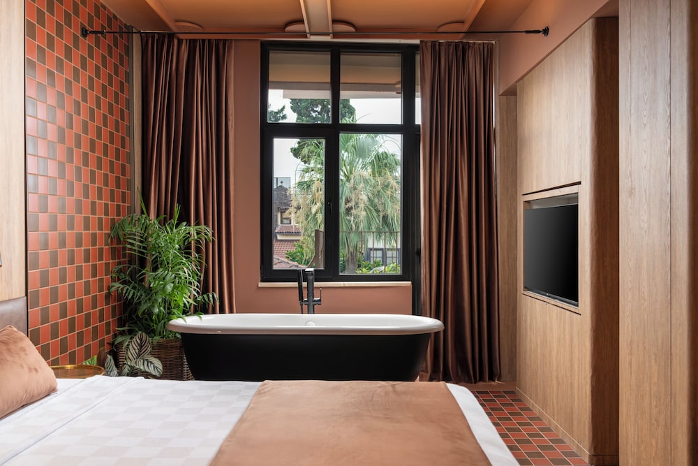 Superior Suite - Photo 3