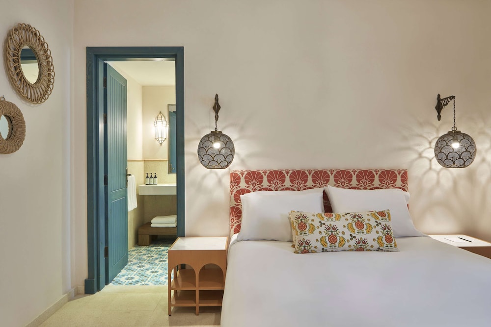 Deluxe Room - Photo 2