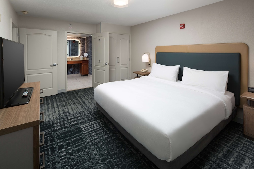Suite, 1 King Bed, Non Smoking - Photo 1