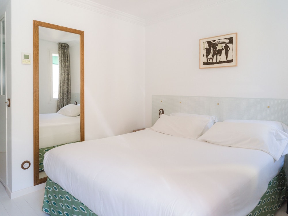 Superior Room, 1 Queen Bed - Photo 2