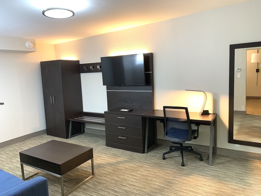 Suite, 2 Queen Beds - Photo 4