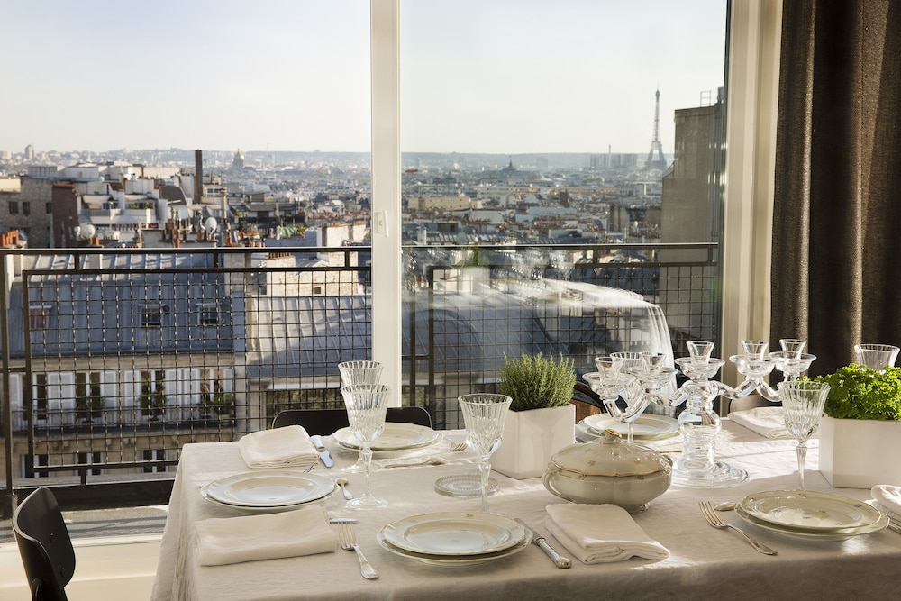 Suite (Prestige)
