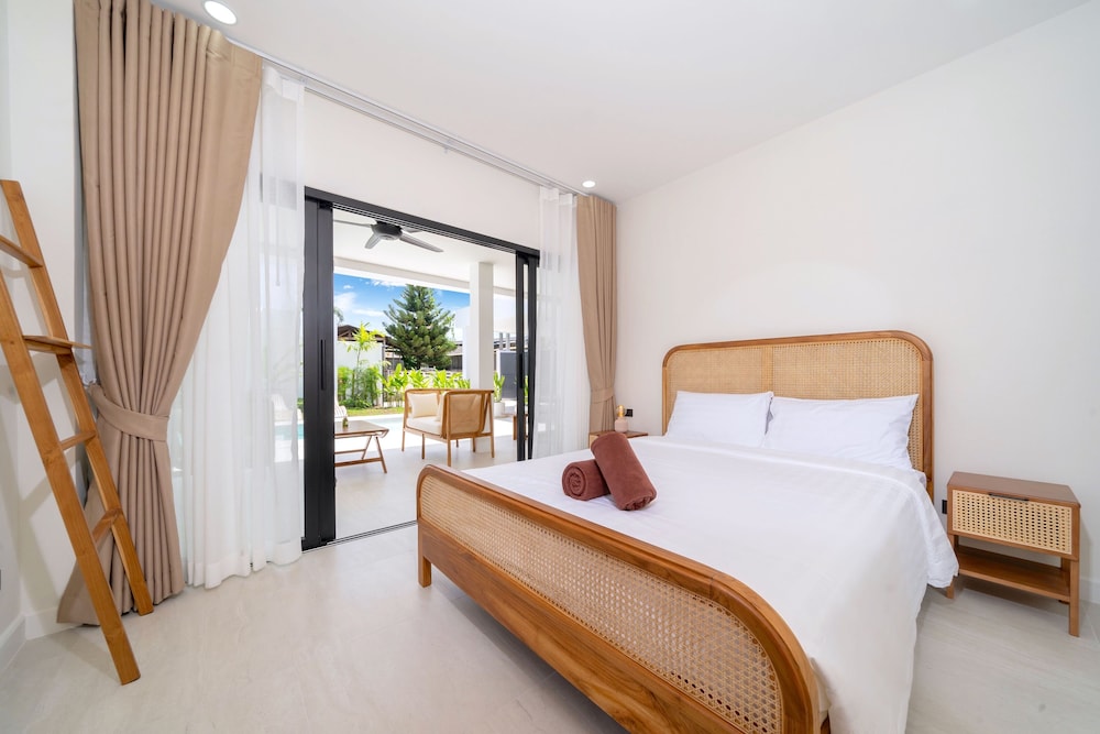 Exclusive Villa, 4 Bedrooms, Pool View photo 3