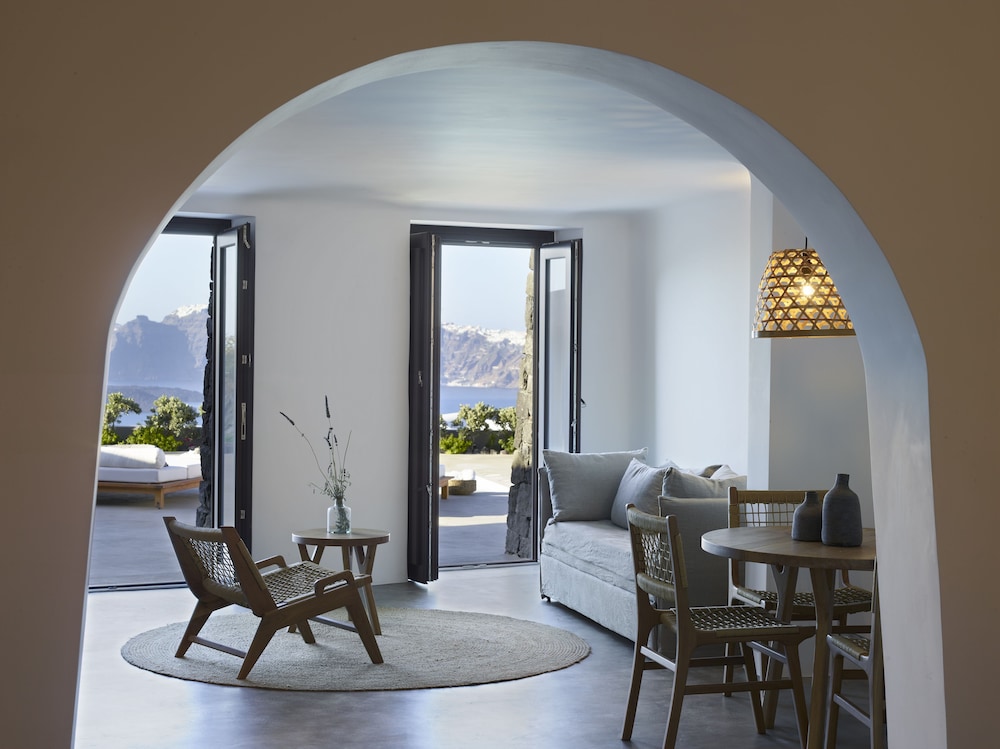 Honeymoon Villa, Private Pool (Caldera View)