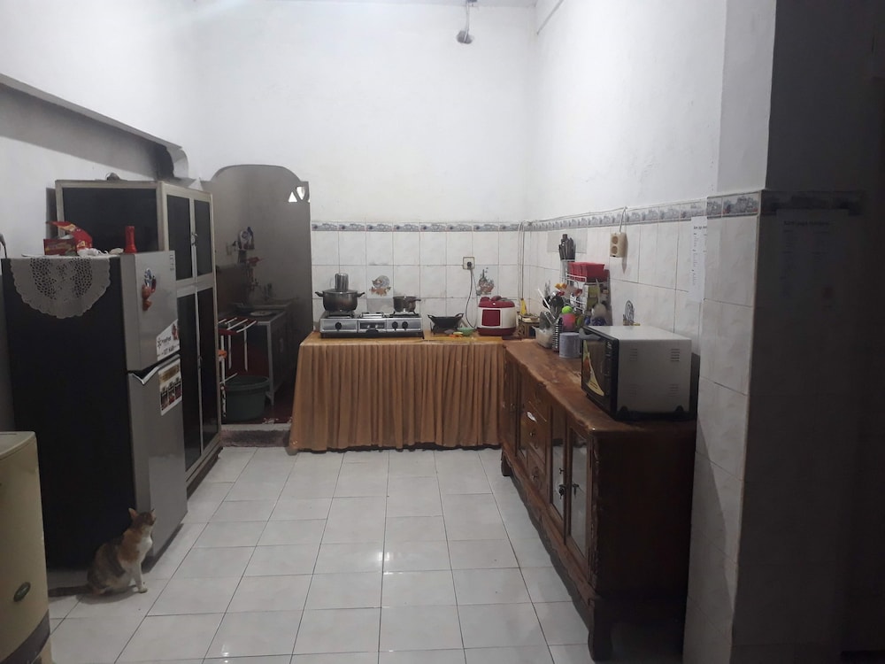 Twin Room - Photo 6