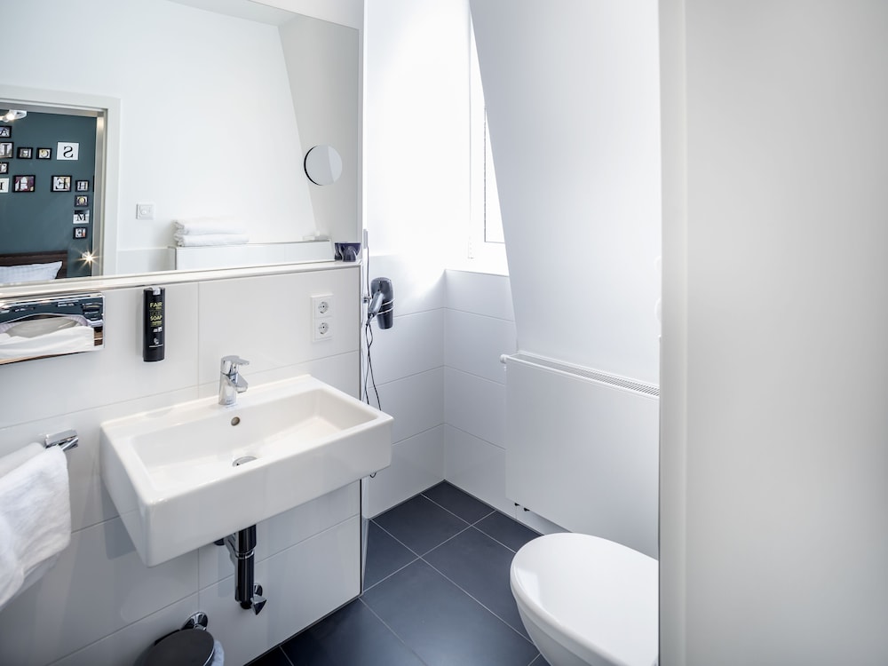 Double Room - Photo 8