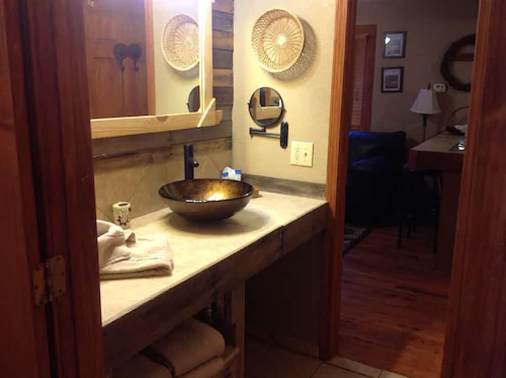 Luxury Cabin, 2 Bedrooms, Kitchen photo 3