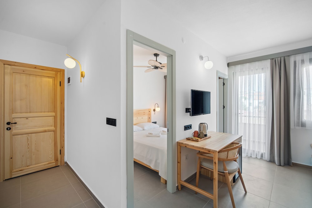 Premier Quadruple Room photo 2
