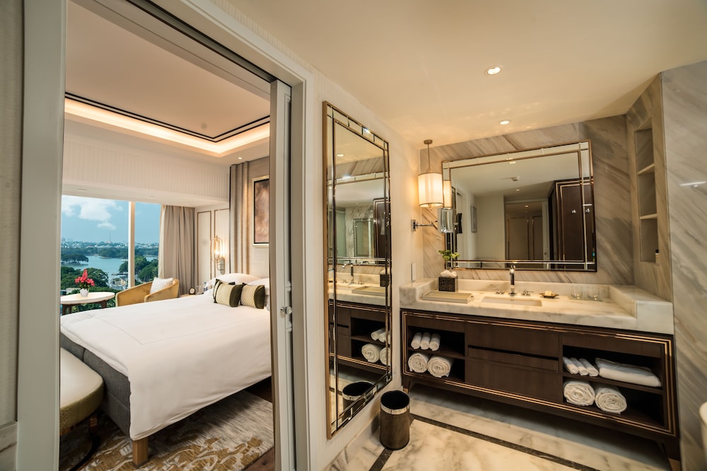 Deluxe Room, 2 Twin Beds, City View - Photo 2