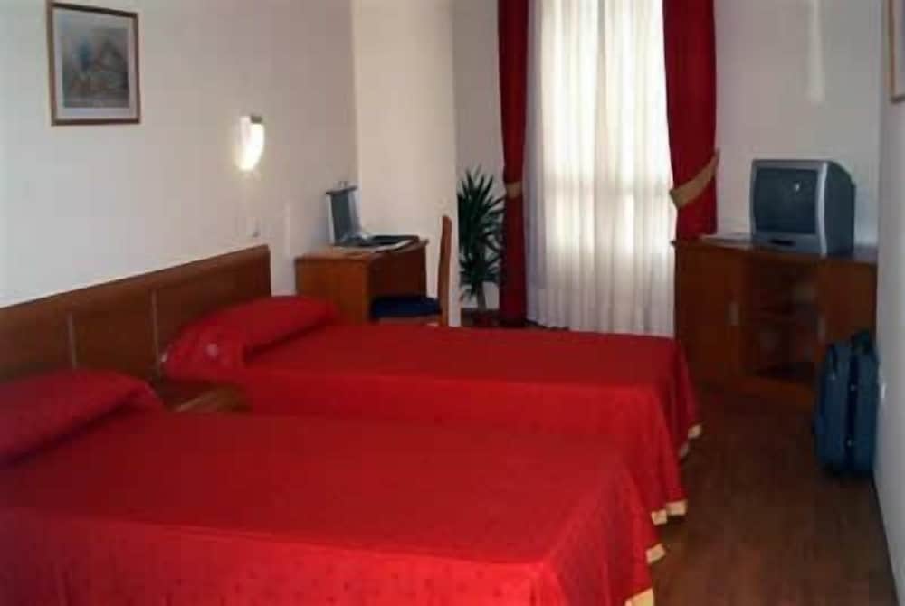 Triple Room photo 2