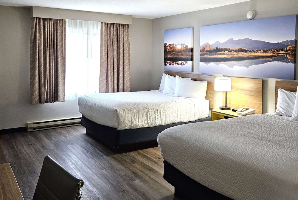 Deluxe Suite, 2 Queen Beds, Non Smoking photo 2