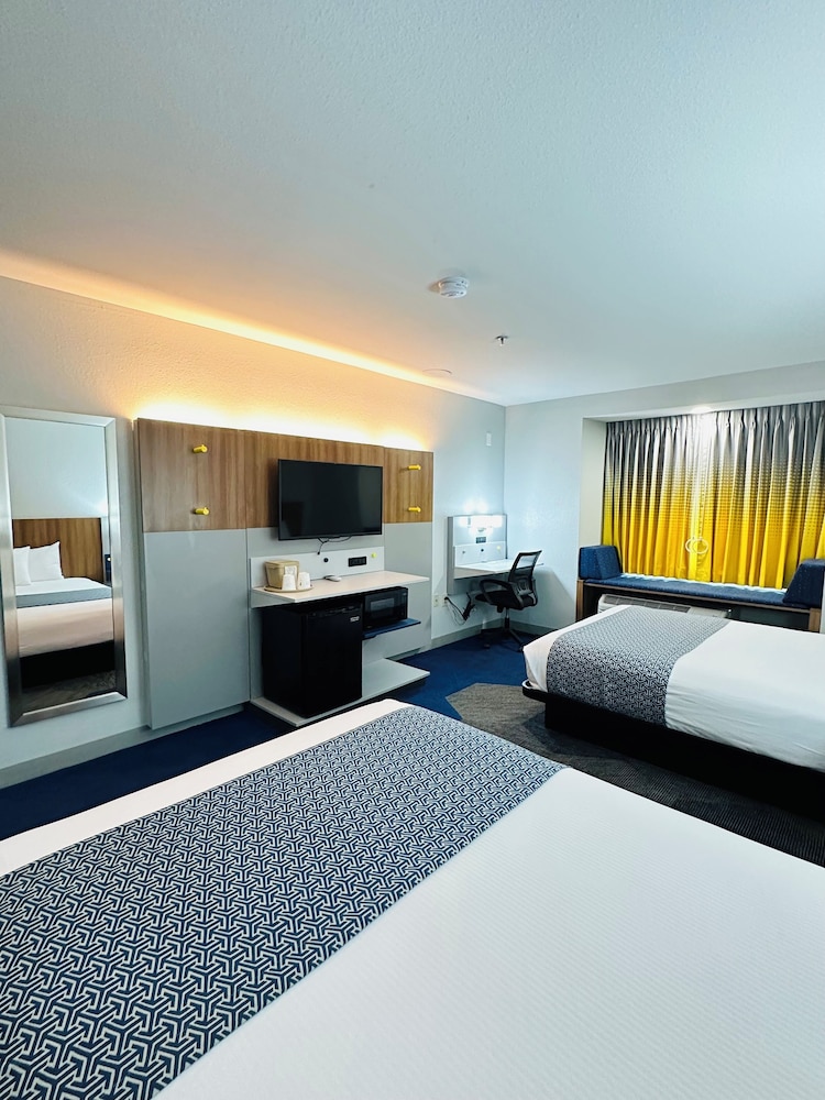 Room, Accessible photo 3