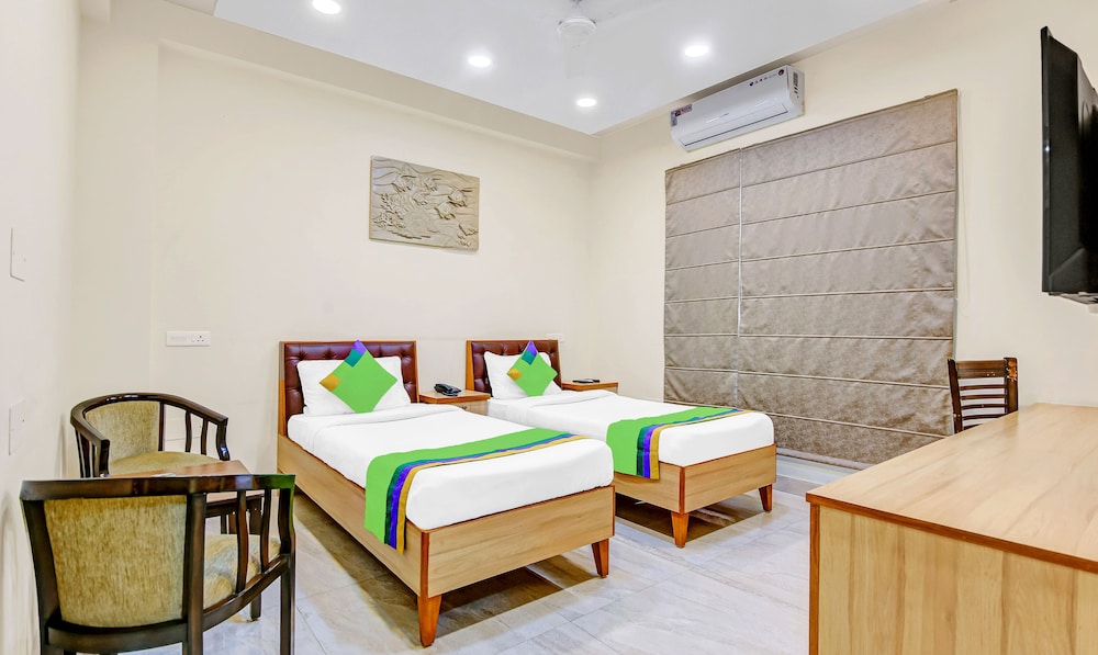 Deluxe Room - Photo 21