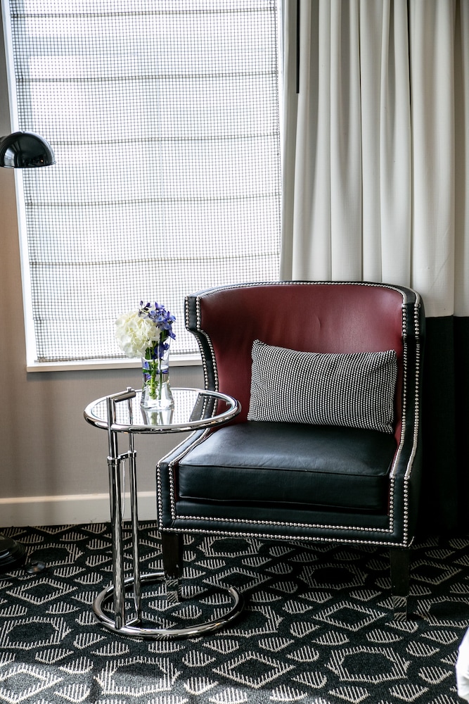 Superior Room, 1 King Bed (Mobility and Hearing Accessible) - Photo 2