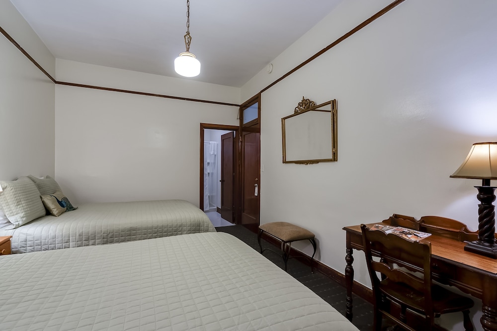 Standard Double Room, Private Bathroom photo 3