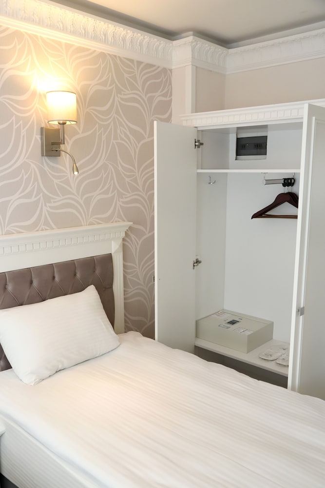 Deluxe Quadruple Room photo 2